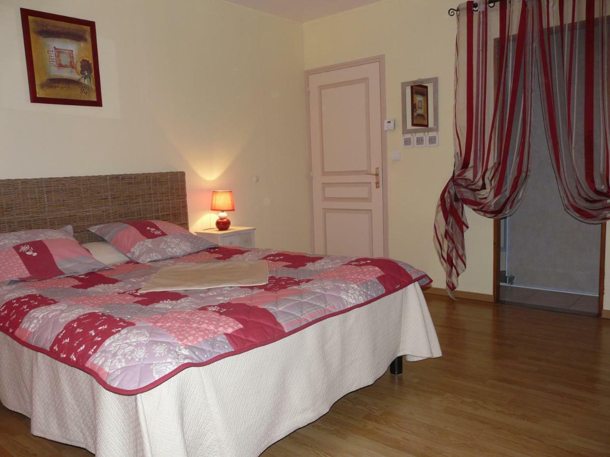 Chambre D'Hotes Le Pot Au Lait Bed & Breakfast Villaines-la-Juhel Екстериор снимка